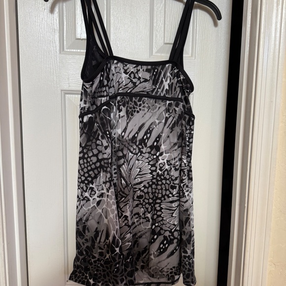 Longitude Women Black and Gray 1 Piece Swimsuit SZ 18W Tall - Picture 6 of 8